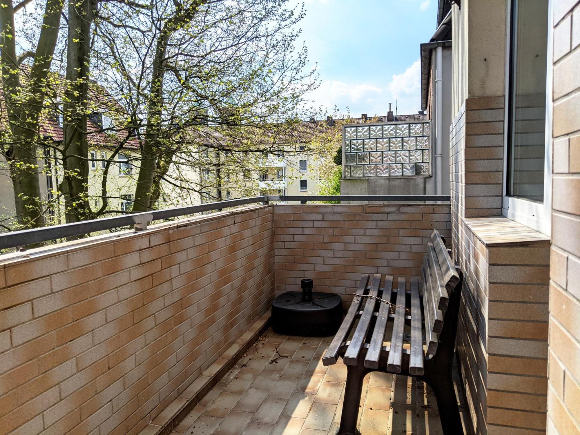 Zentral Gelegen, Sehr Geraeumig, 3 Zimmer, 3 Betten
